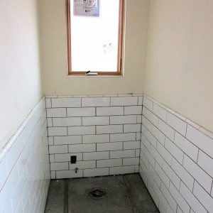 tile master bath toilet stall